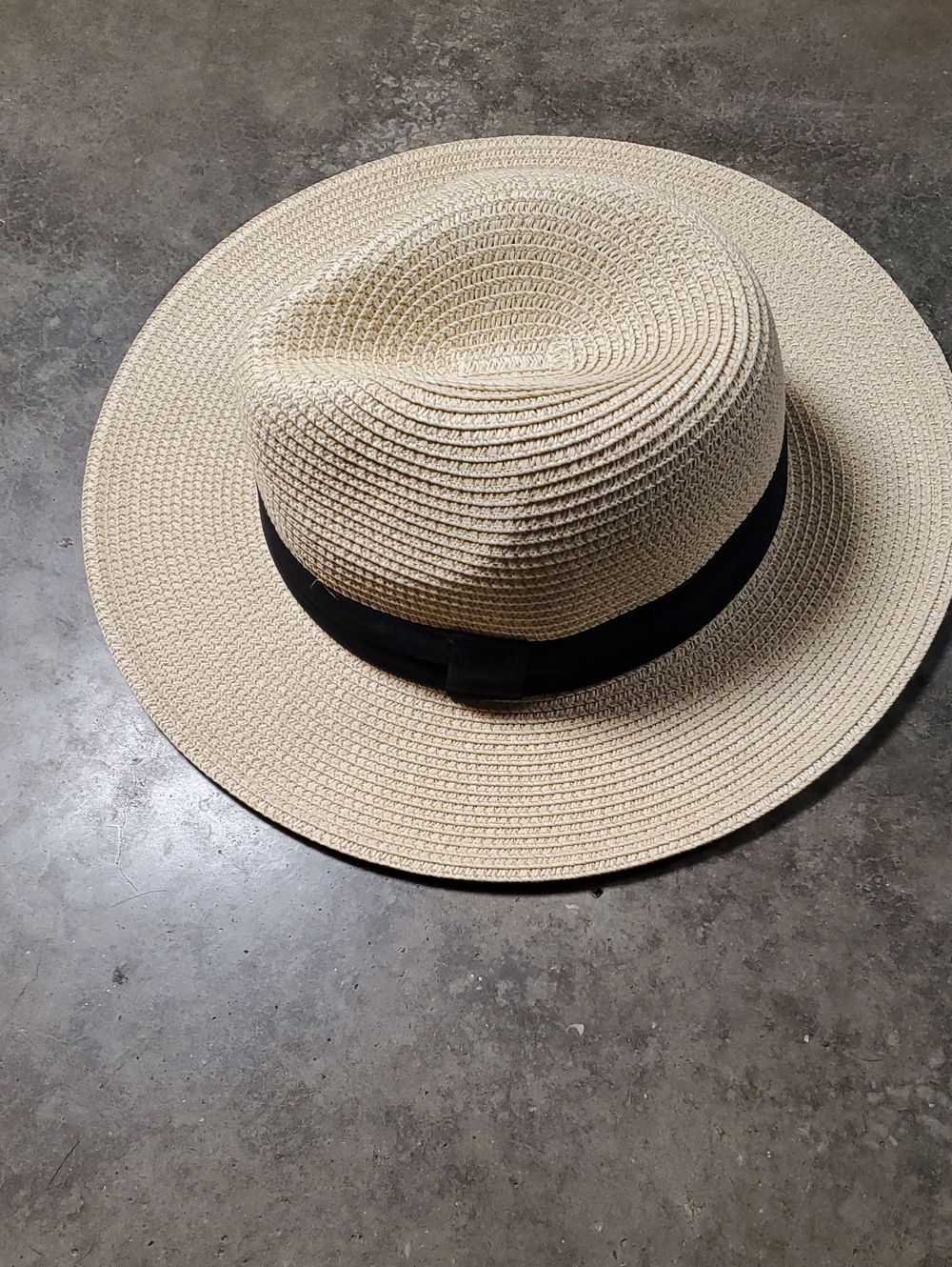 Solar Escape Trendy Wide-Brim Straw Sun Hat with Black Band - Natural